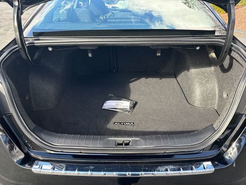 Used 2023 Nissan Altima 2.5 SV image 12