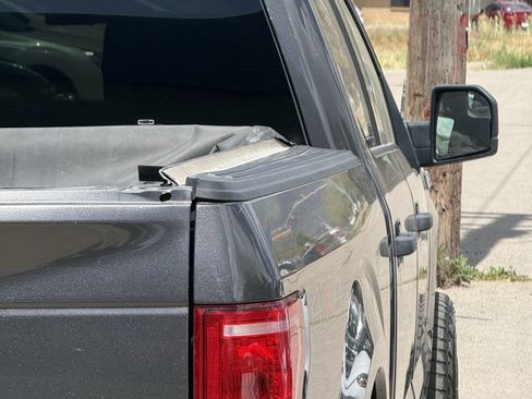 Used 2015 Ford F150 XLT AWD/4WD image 21