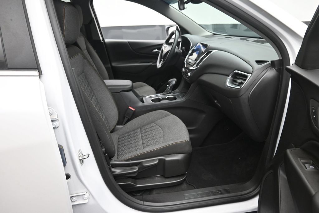 Used 2024 Chevrolet Equinox LT AWD/4WD image 9