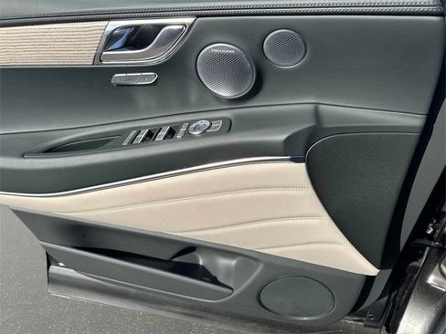 Used 2025 Genesis GV80 3.5T Advanced image 15