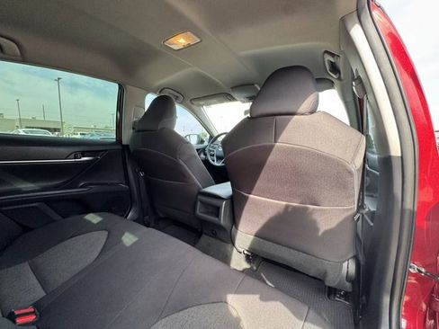 Used 2022 Toyota Camry LE image 32