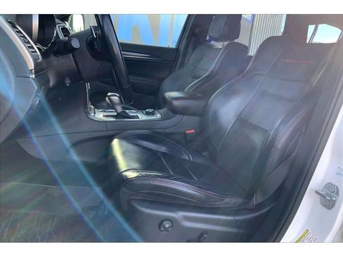 Used 2018 Jeep Grand Cherokee Trailhawk w/ Trailhawk Luxury Group AWD/4WD image 27