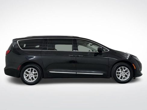Used 2020 Chrysler Pacifica Touring-L image 28