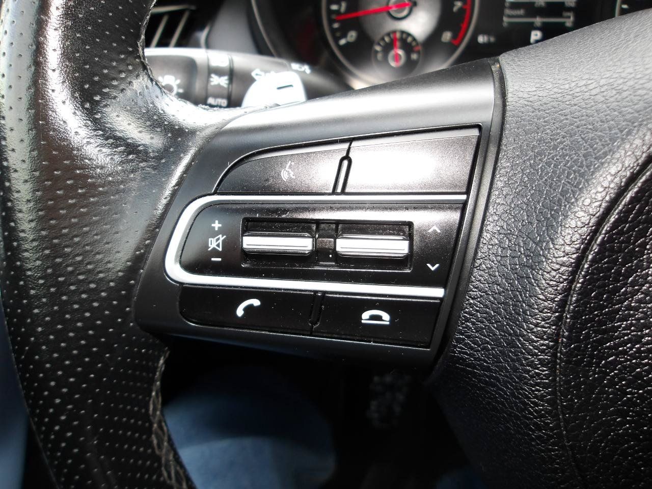 Used 2018 Kia Stinger GT2 RWD image 17