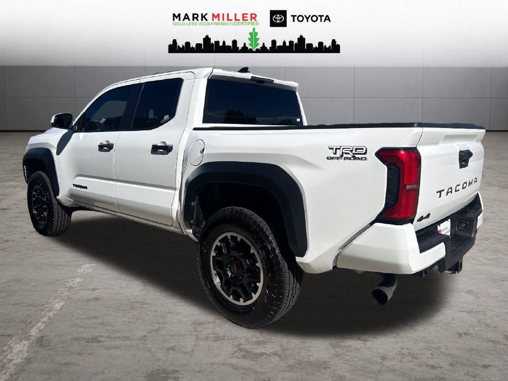 Certified 2025 Toyota Tacoma TRD Off-Road AWD/4WD image 3