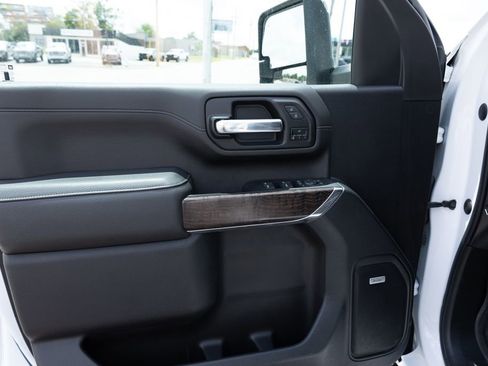 Used 2023 GMC Sierra 3500 Denali w/ Denali Ultimate Package AWD/4WD image 18