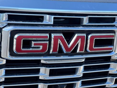 Used 2026 GMC Yukon Denali AWD/4WD image 49