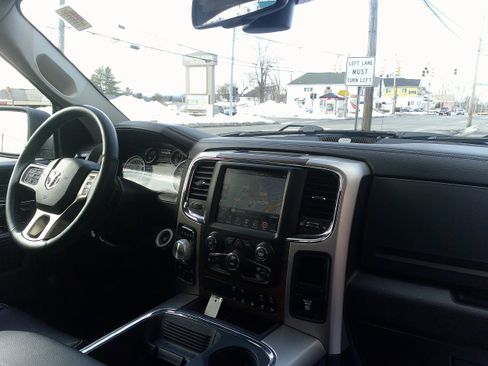 Used 2017 RAM 1500 Laramie w/ Convenience Group image 24