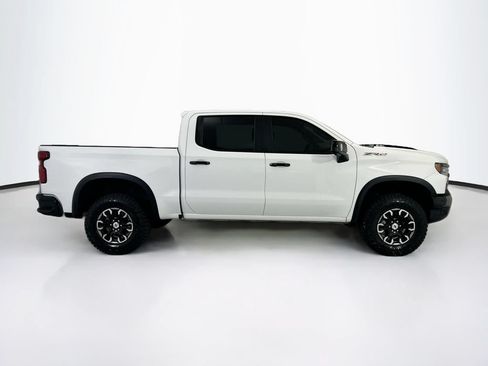 Used 2023 Chevrolet Silverado 1500 ZR2 w/ Technology Package AWD/4WD image 4