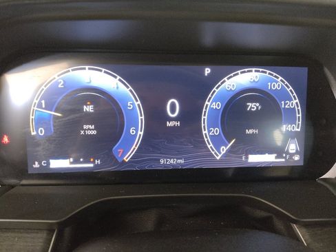 Used 2022 Jeep Grand Cherokee L Limited RWD image 23