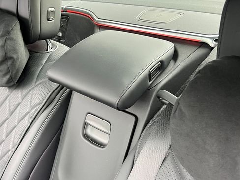 Used 2023 Mercedes-Benz S 500 4MATIC w/ AMG Line image 26