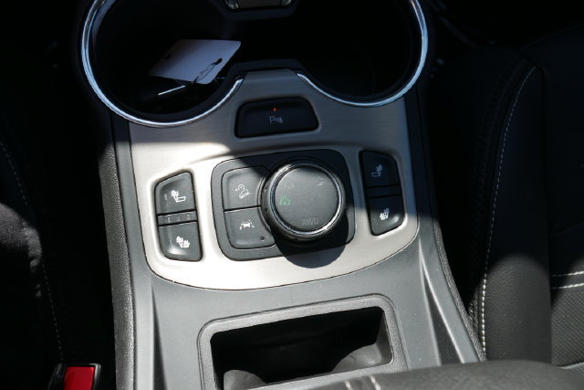 Used 2024 GMC Terrain Denali AWD/4WD image 25