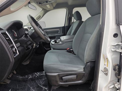 Used 2018 RAM 2500 SLT image 3