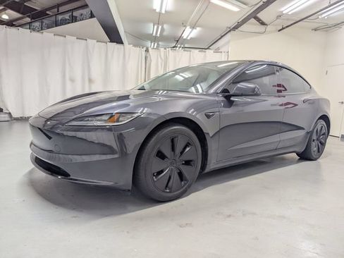 Used 2024 Tesla Model 3 Standard Range RWD image 5