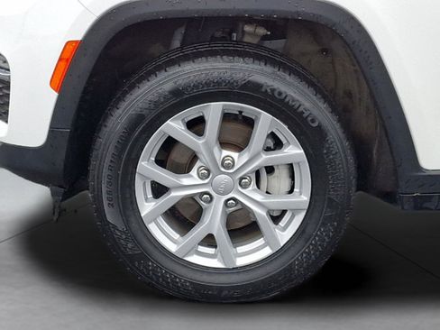 Used 2024 Jeep Grand Cherokee Limited image 28