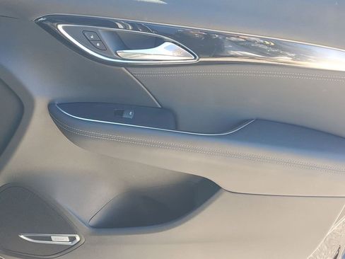 Used 2025 Buick Envision Preferred image 44