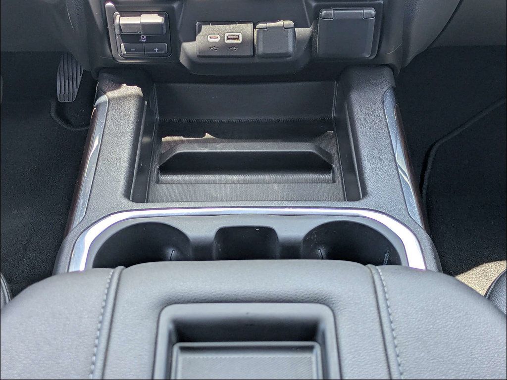 Used 2021 GMC Sierra 1500 SLT w/ SLT Convenience Package AWD/4WD image 19