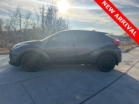 Used 2021 Toyota C-HR LE image 6