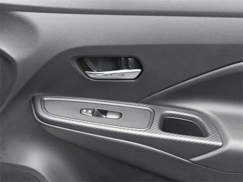 Used 2025 Nissan Versa SV w/ Trunk Package image 33