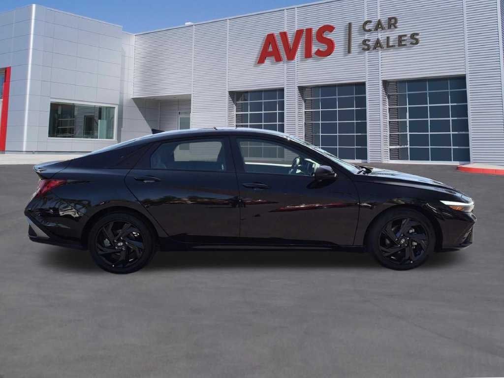Used 2026 Hyundai Elantra Sport FWD image 5