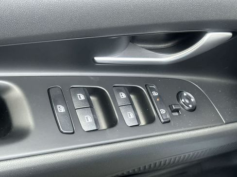New 2026 Hyundai Elantra SE FWD image 21