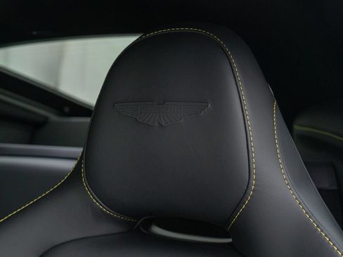 Used 2026 Aston Martin V8 Vantage Coupe RWD image 17