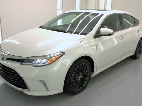 Used 2016 Toyota Avalon Touring image 5