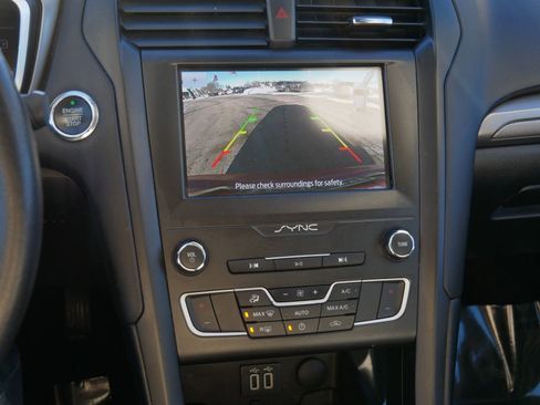 Used 2020 Ford Fusion SE w/ Equipment Group 151A image 22