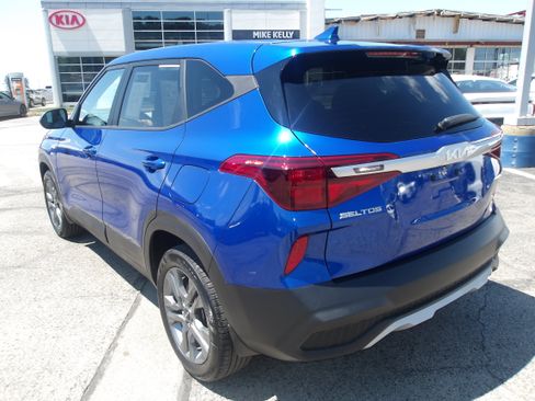 Used 2023 Kia Seltos LX AWD/4WD image 5