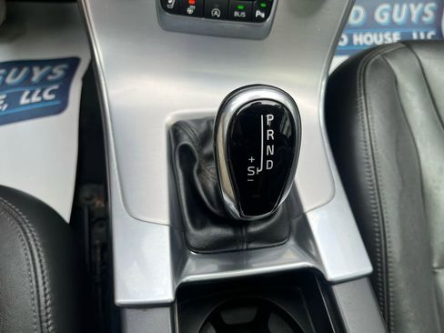 Used 2018 Volvo V60 T5 Cross Country w/ Convenience Package image 16