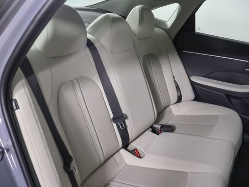 Certified 2025 Hyundai Sonata SE image 27