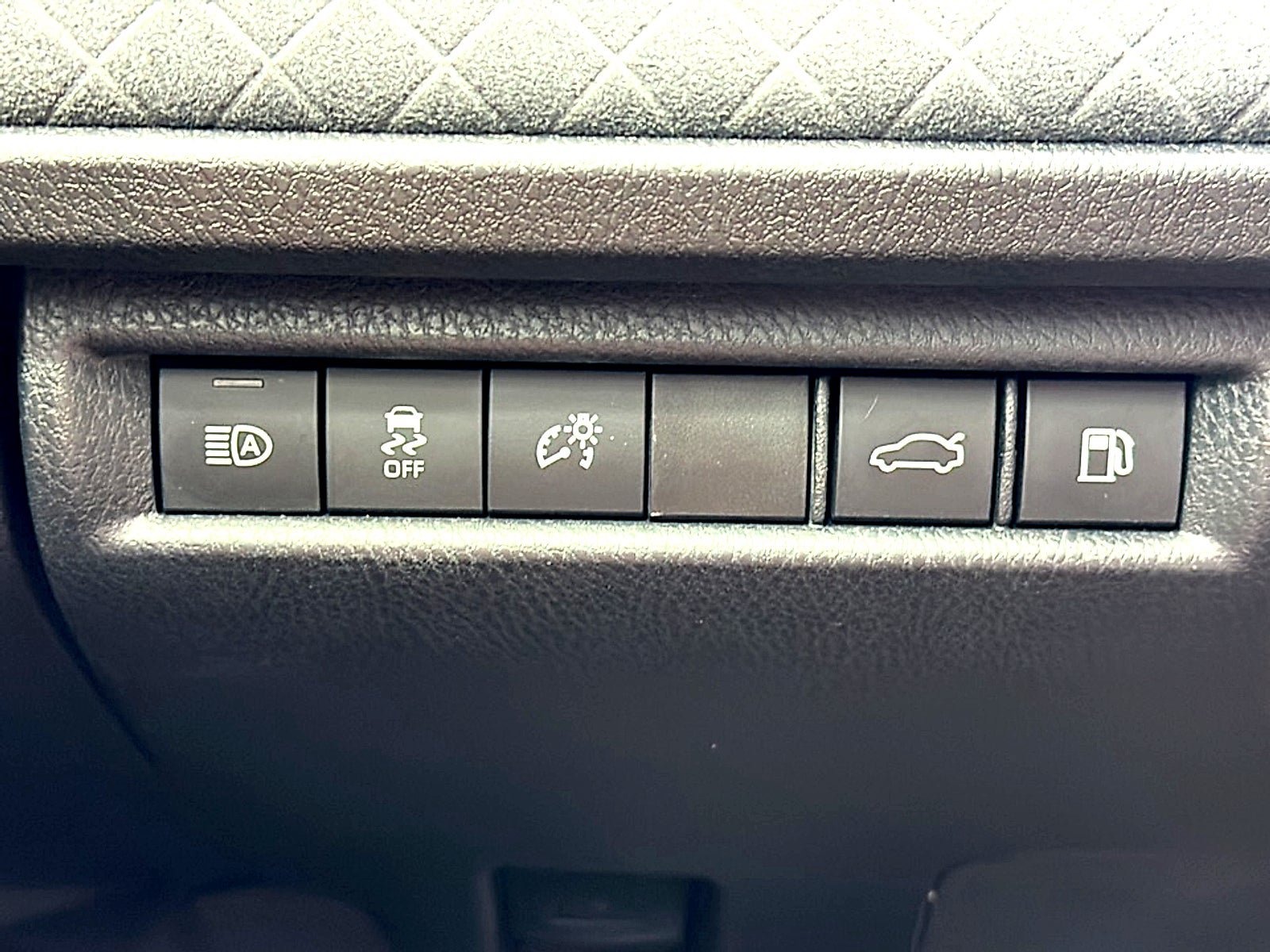 Used 2025 Toyota Camry XLE w/ Premium Package FWD image 36