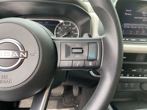 Used 2024 Nissan Rogue SV image 17