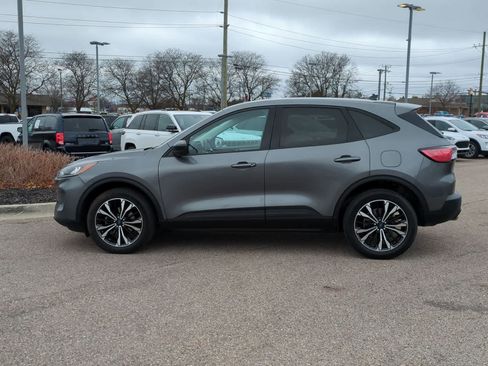 Used 2021 Ford Escape SE w/ SE Sport Appearance Package image 5