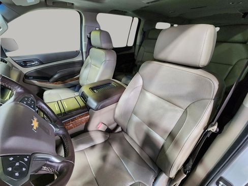 Used 2018 Chevrolet Suburban Premier AWD/4WD image 14