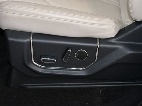 Used 2023 Ford Expedition Platinum AWD/4WD image 22