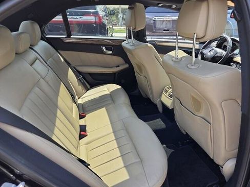 Used 2011 Mercedes-Benz E 550 Sedan image 22