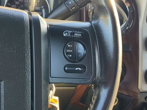 Used 2015 Ford F250 Lariat w/ Lariat Ultimate Package image 19