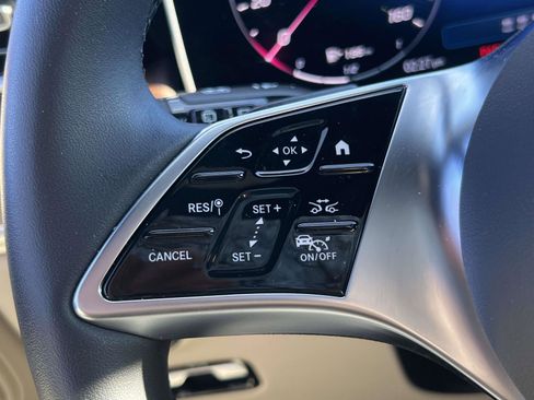 Used 2025 Mercedes-Benz GLC 300 4MATIC image 20