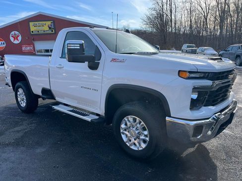 Used 2024 Chevrolet Silverado 2500 LT w/ Z71 Off-Road Package image 1