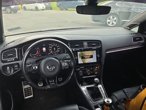 Used 2019 Volkswagen Golf 4-Door AWD/4WD image 3