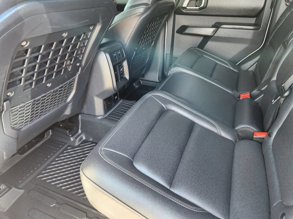 Used 2025 Ford Bronco Badlands AWD/4WD image 9