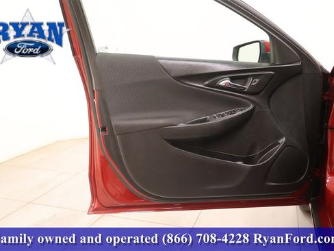 Used 2024 Chevrolet Malibu LT image 9