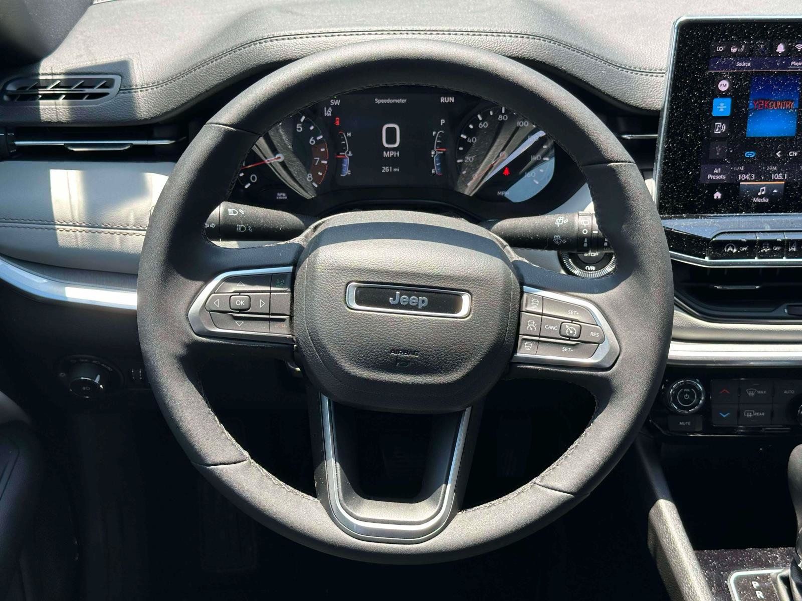Used 2026 Jeep Compass Limited AWD/4WD image 12