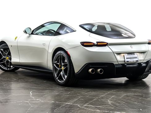 Used 2022 Ferrari Roma image 11