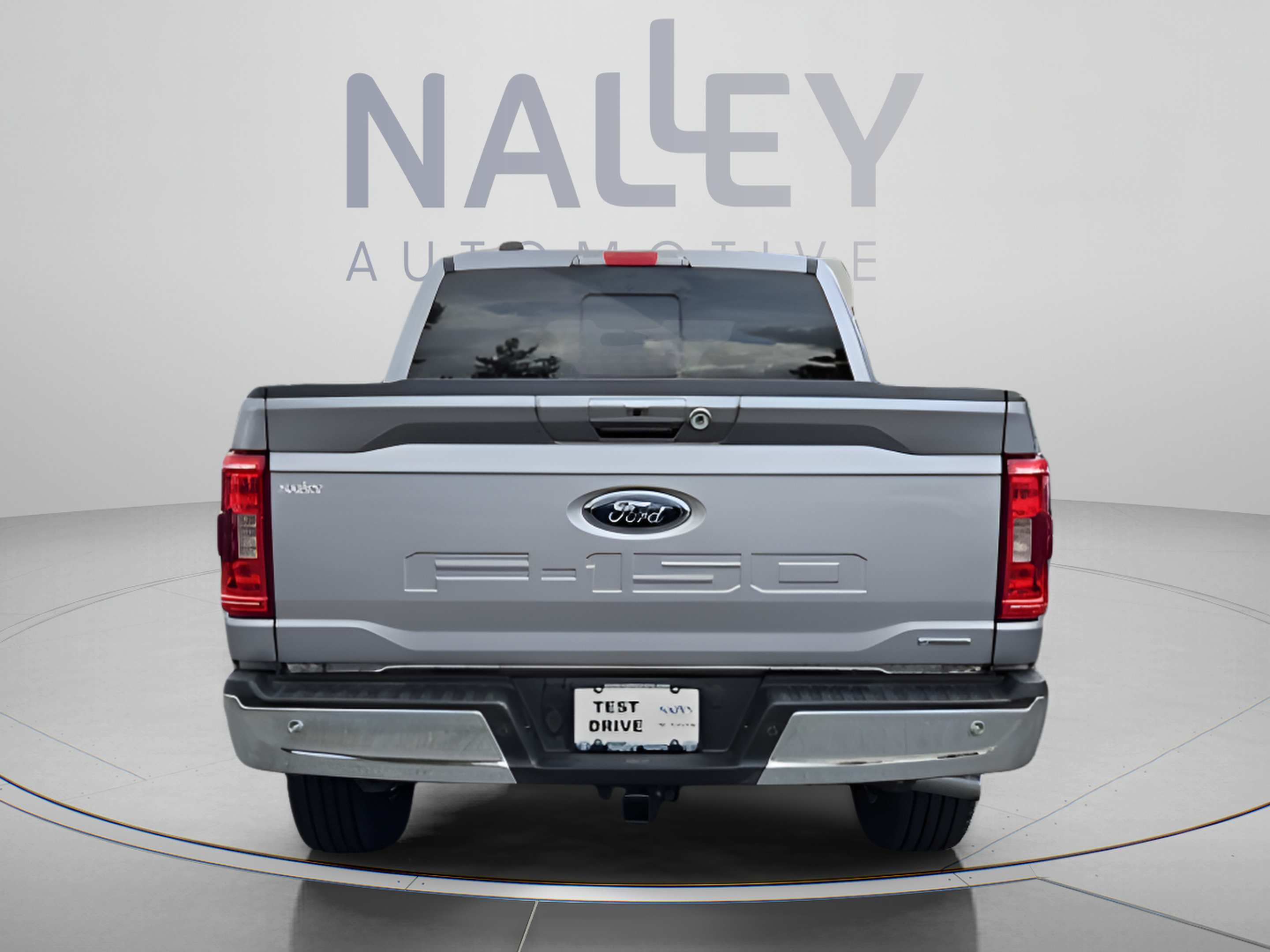 Used 2021 Ford F150 XLT w/ Equipment Group 302A High AWD/4WD image 4