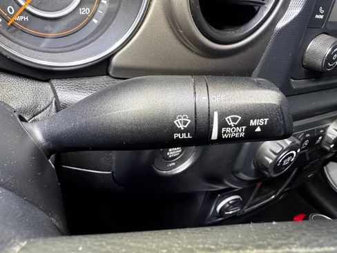 Used 2018 Jeep Wrangler Sport AWD/4WD image 26