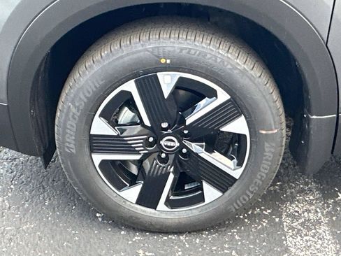 New 2026 Nissan Kicks SV w/ Cold Weather Package AWD/4WD image 8