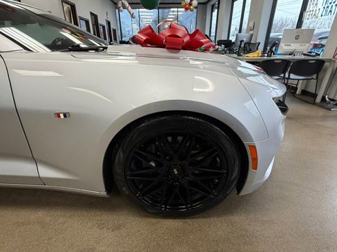 Used 2019 Chevrolet Camaro SS image 27