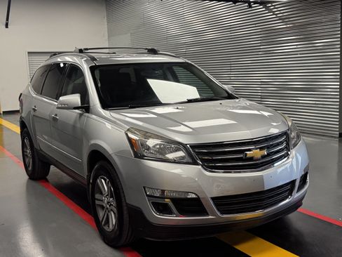 Used 2015 Chevrolet Traverse LT FWD image 8